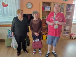 Darčeky pre naše maminky a kultúrny program - kul10