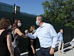 Slávnostné prestrihnutie pásky v špecializovanom zariadení pre autistov - 14