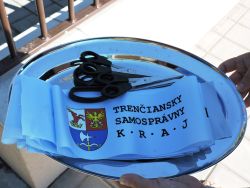 Slávnostné prestrihnutie pásky v špecializovanom zariadení pre autistov - 18