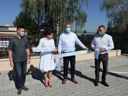 Slávnostné prestrihnutie pásky v špecializovanom zariadení pre autistov - 20