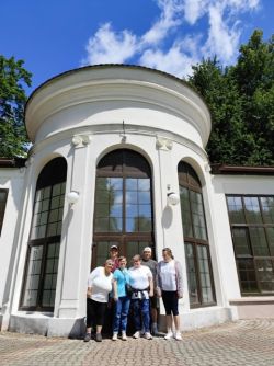Mošovský park - b pavilón všetci